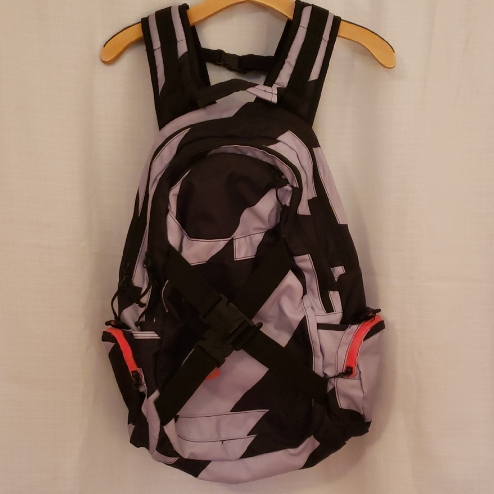Nike 6.0 backpack-tons of pockets & 50 kg capacity